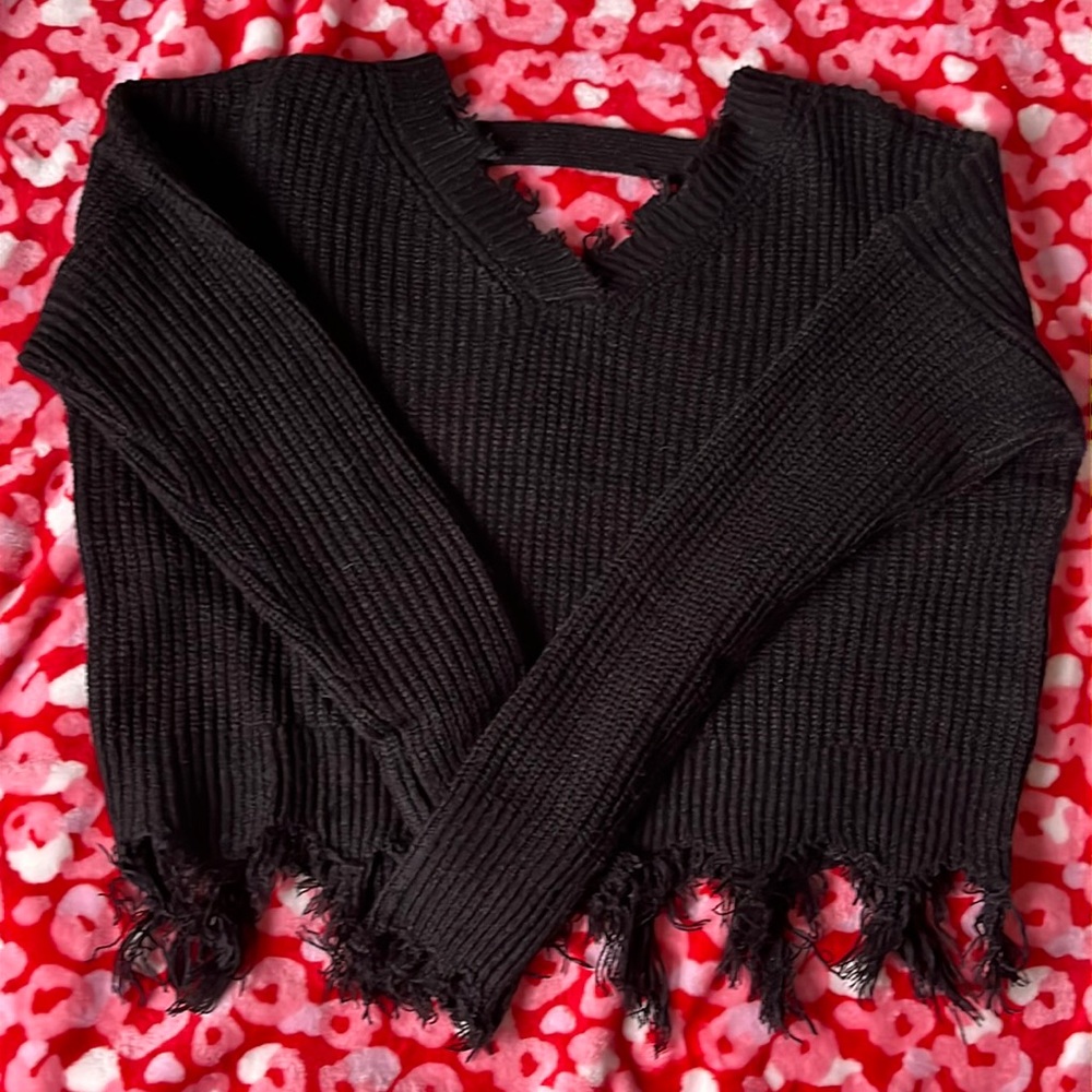 cropped black v neck sweater | worn once
